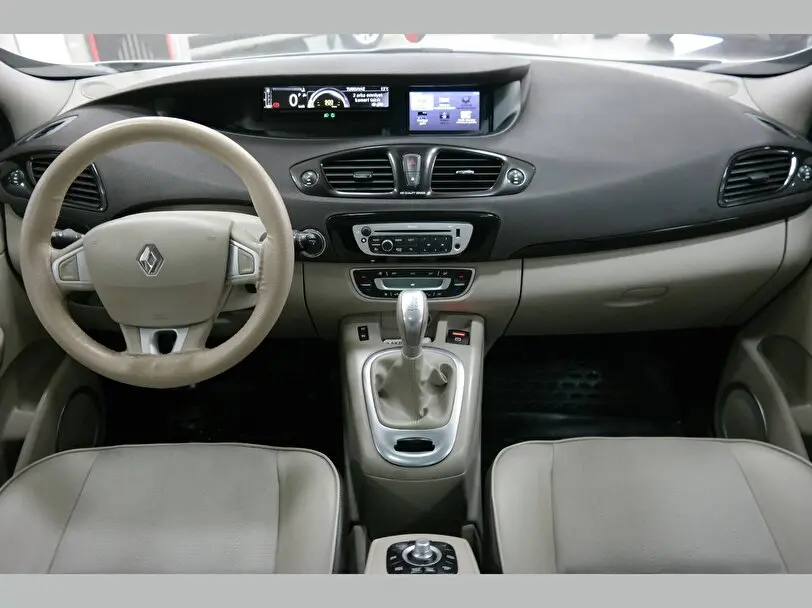 Renault Scenic Scenic 1.5 DCI Privilege EDC 5