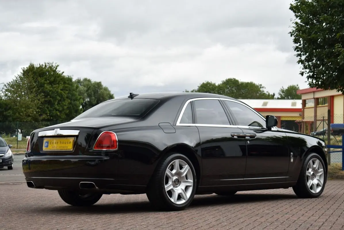 Rolls-Royce Ghost Ghost 6.6 V12 7