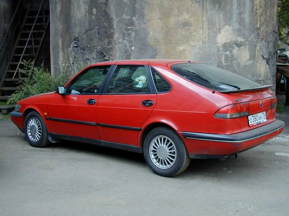 Saab 900 900 2.0i S 6