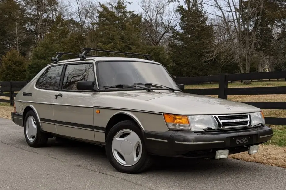 Saab 900 900 2.0i S 1