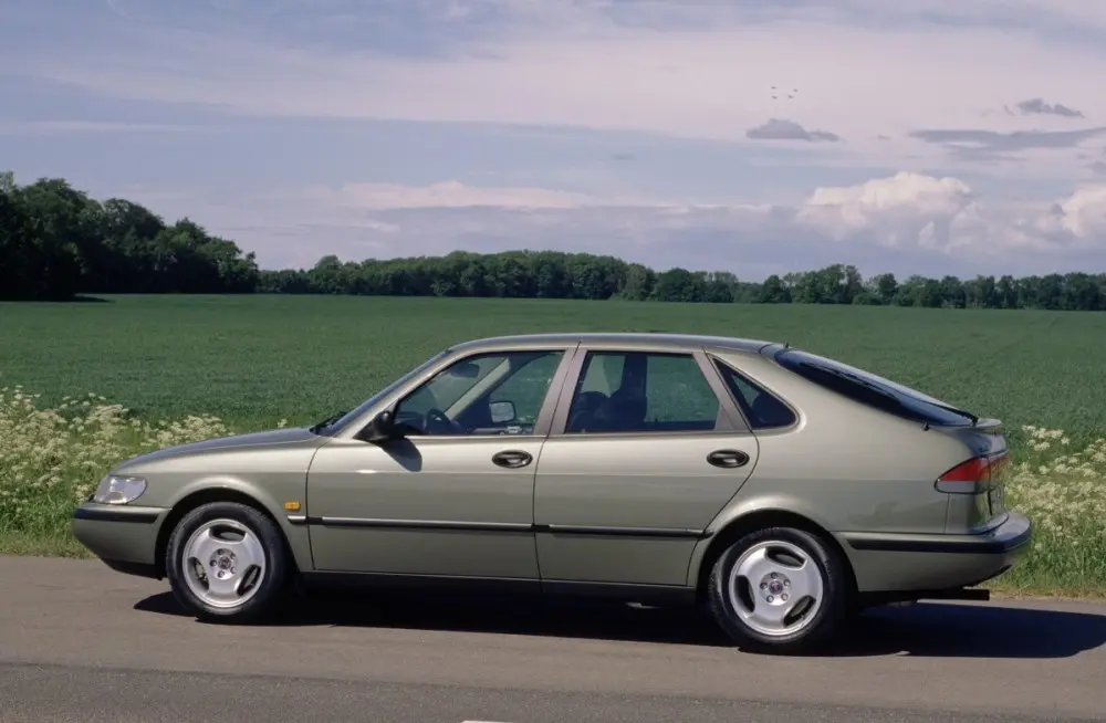 Saab 900 900 2.0i S 2