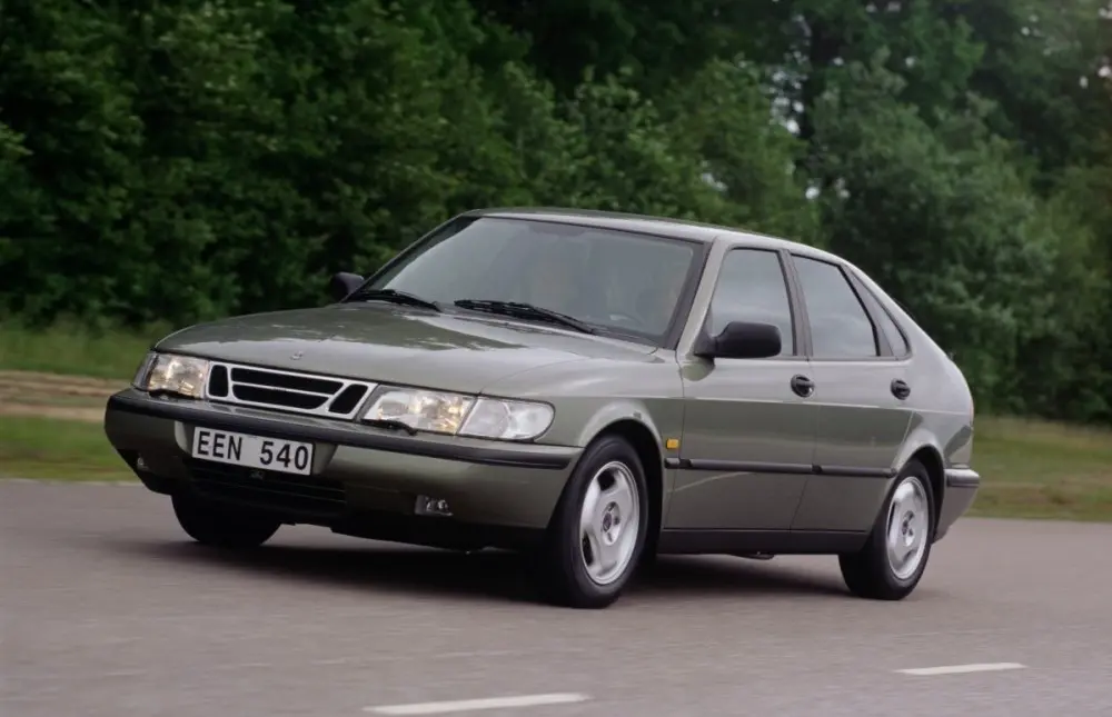 Saab 900 900 2.0i S 4
