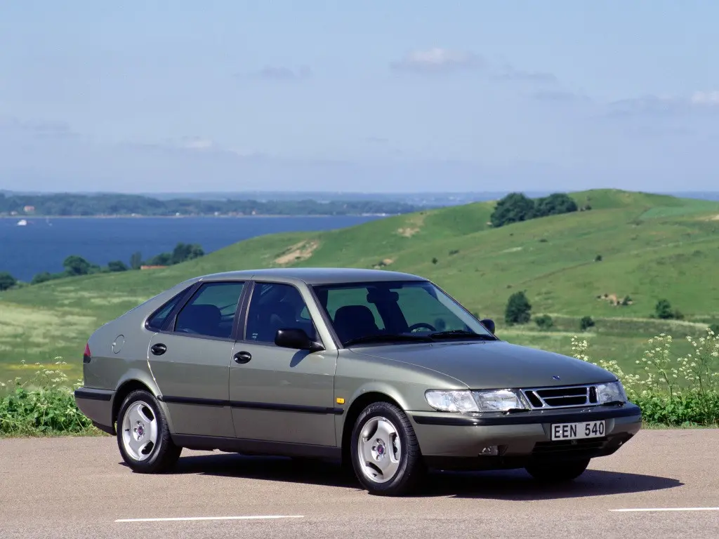 Saab 900 900 2.3i S 6