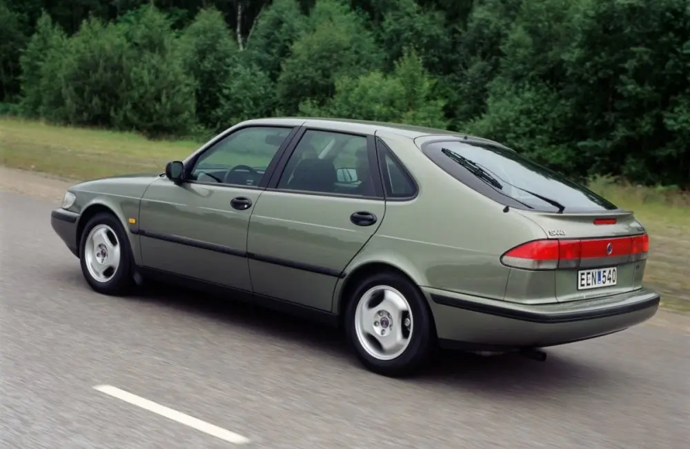 Saab 900 900 2.0i S 6