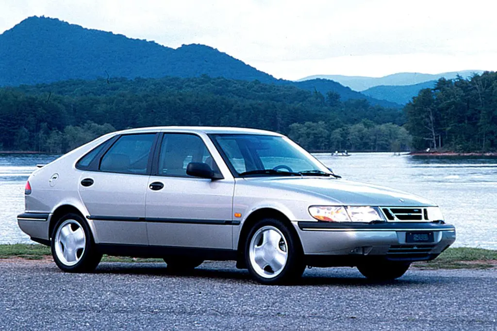 Saab 900 900 2.5 V6 SE 4