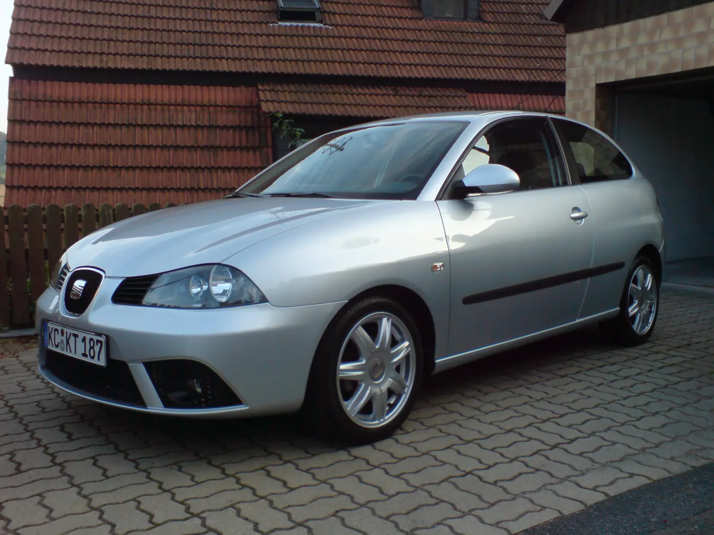 Seat Ibiza Ibiza 1.6 16V Referance 4