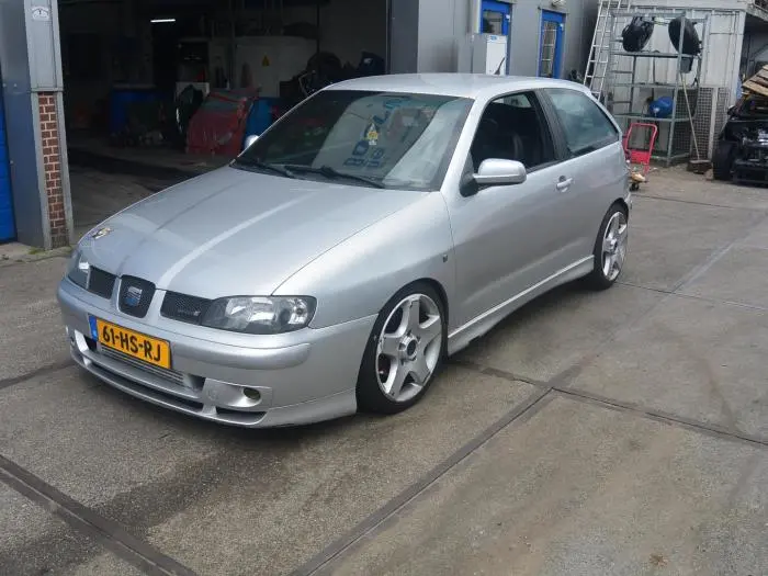 Seat Ibiza Ibiza 1.8 Turbo 20V Cupra 6
