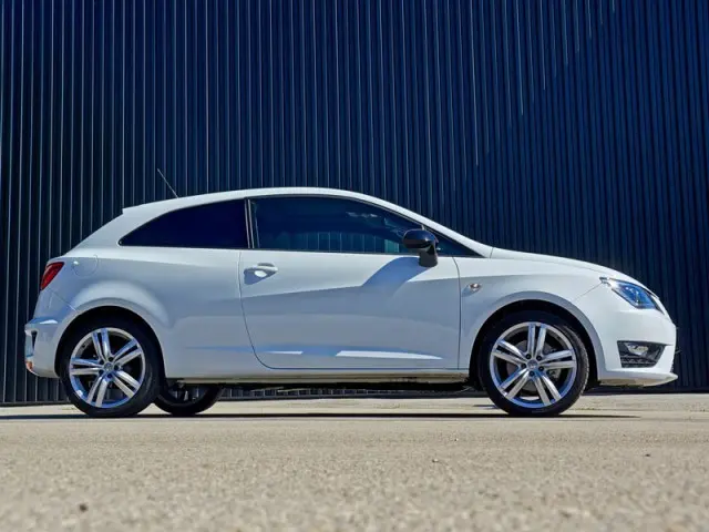 Seat Ibiza Ibiza Sport Coupe 1.4 TSI Cupra DSG 2