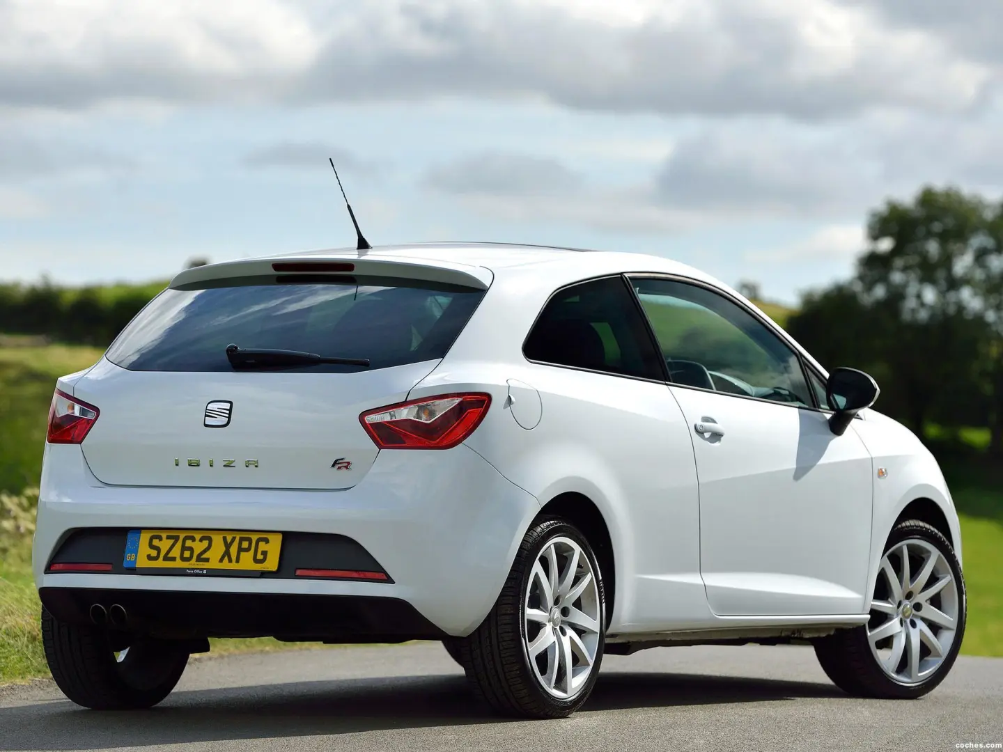 Seat Ibiza Ibiza Sport Coupe 1.2 TSI FR DSG 4