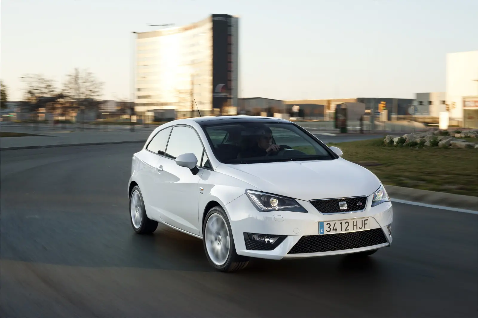 Seat Ibiza Ibiza Sport Coupe 1.4 TSI FR DSG 4