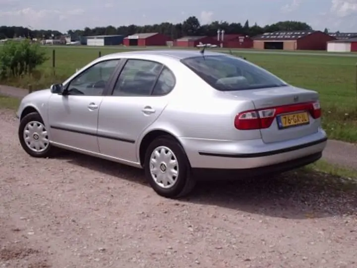 Seat Toledo Toledo 1.6 16V Signo 6