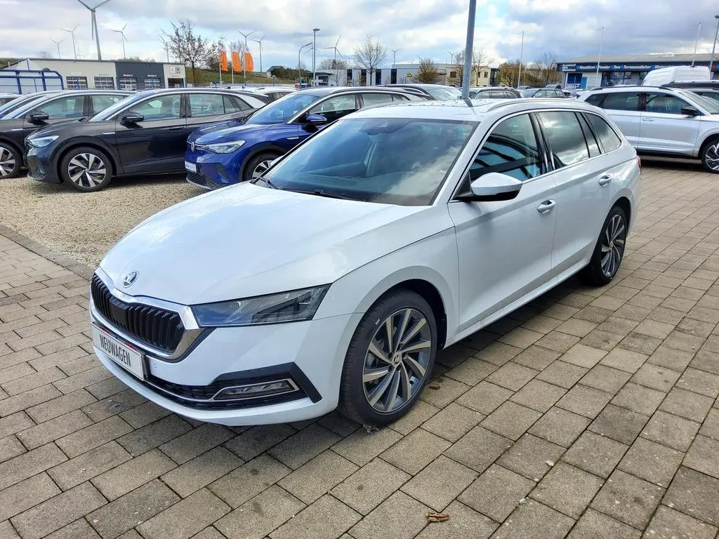 Skoda Octavia Octavia 1.5 TSI e-Tec Premium DSG 5