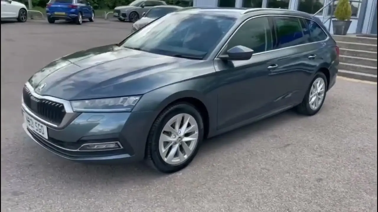 Skoda Octavia Octavia 1.5 TSI e-Tec Elite DSG 3