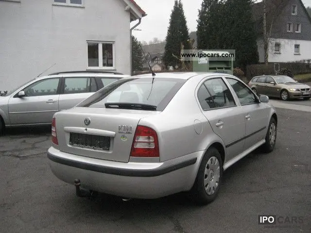Skoda Octavia Octavia 1.6 Ambiente Tiptronic 1