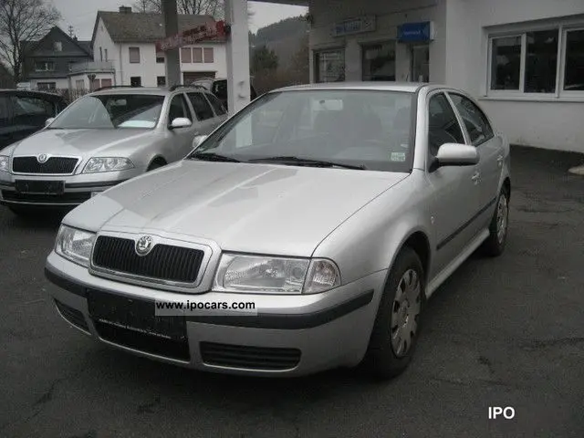 Skoda Octavia Octavia 1.6 Ambiente Tiptronic 2