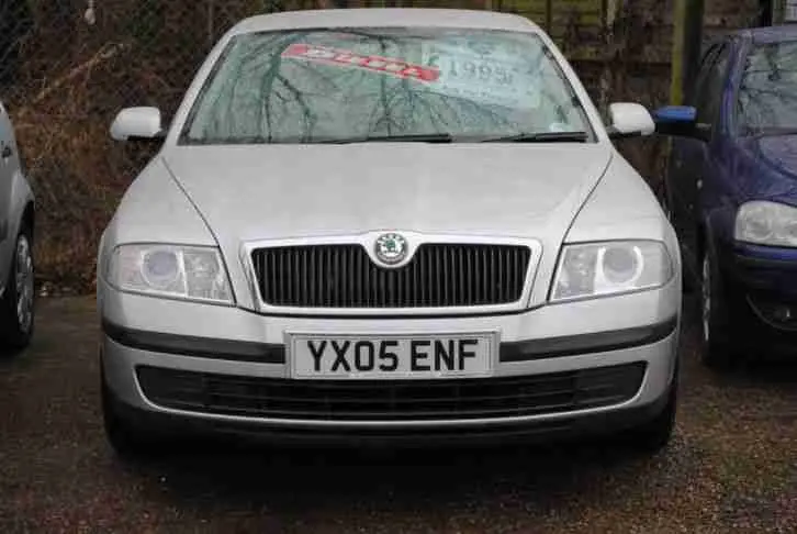 Skoda Octavia Octavia 1.6 Ambiente Tiptronic 4