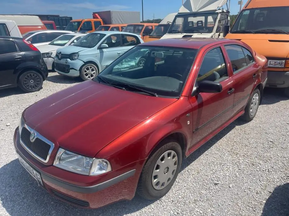Skoda Octavia Octavia 1.6 Classic Plus 4