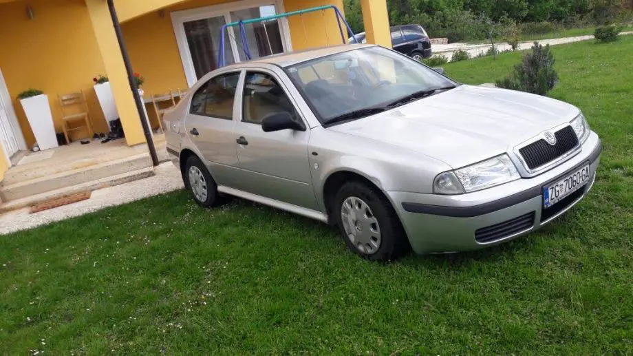 Skoda Octavia Octavia 1.6 Classic Plus 4