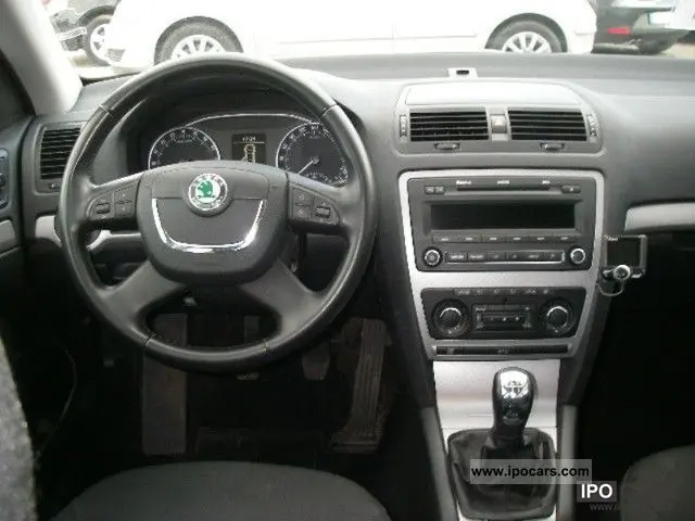 Skoda Octavia Octavia 1.6 Elegance 7