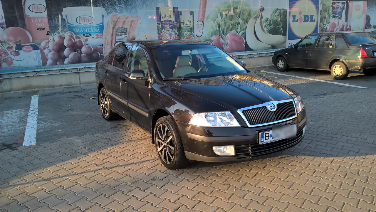 Skoda Octavia Octavia 1.6 Elegance Tiptronic 4