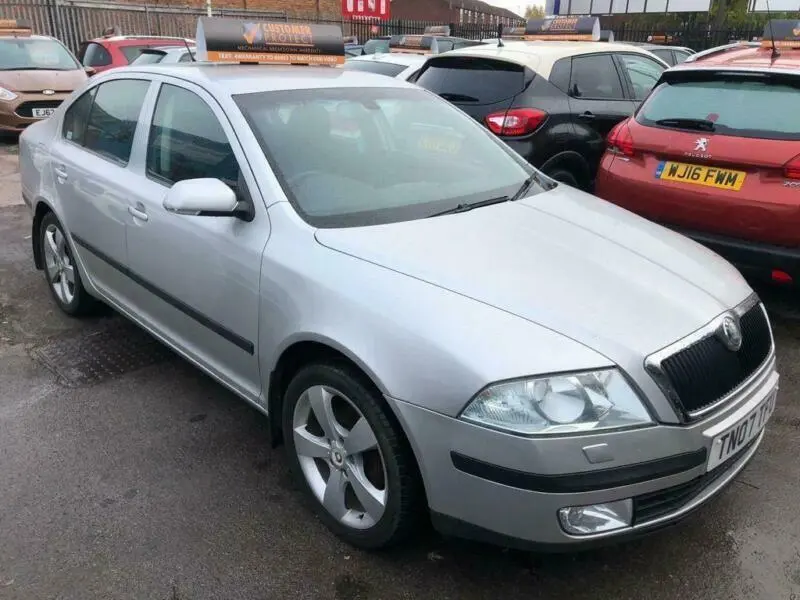 Skoda Octavia Octavia 1.6 Elegance Tiptronic 6