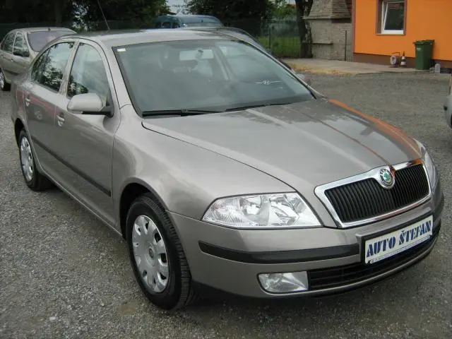 Skoda Octavia Octavia 1.6 Elegance Tiptronic 7