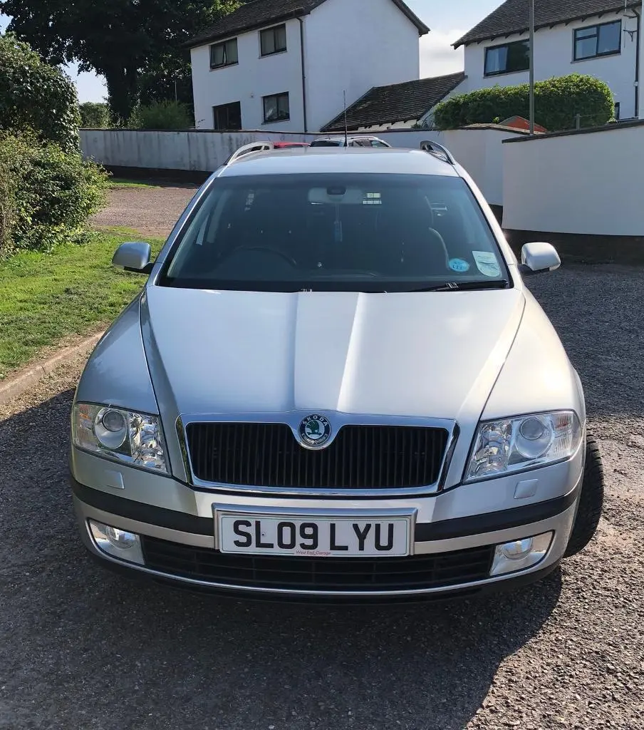 Skoda Octavia Octavia 1.6 Elegance Tiptronic 5