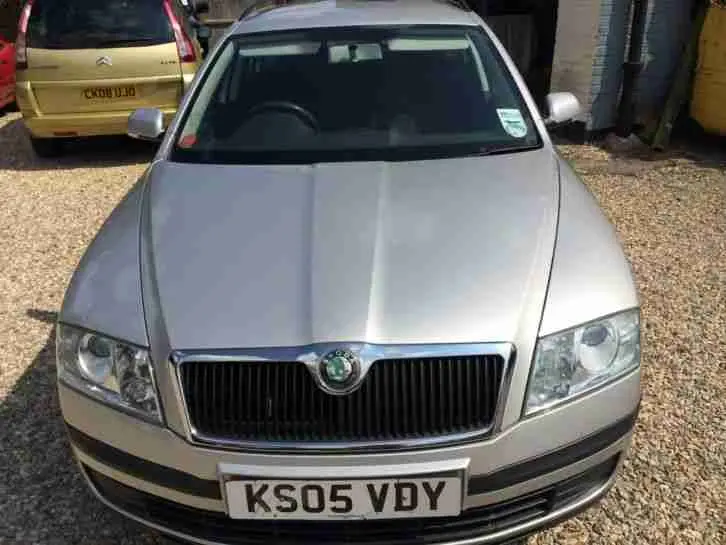Skoda Octavia Octavia 1.6 FSI Ambiente Tiptronic 4