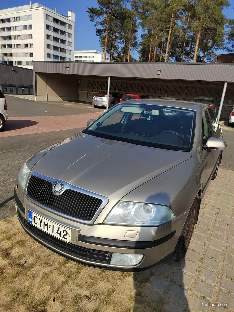 Skoda Octavia Octavia 1.6 FSI Ambiente Tiptronic 5