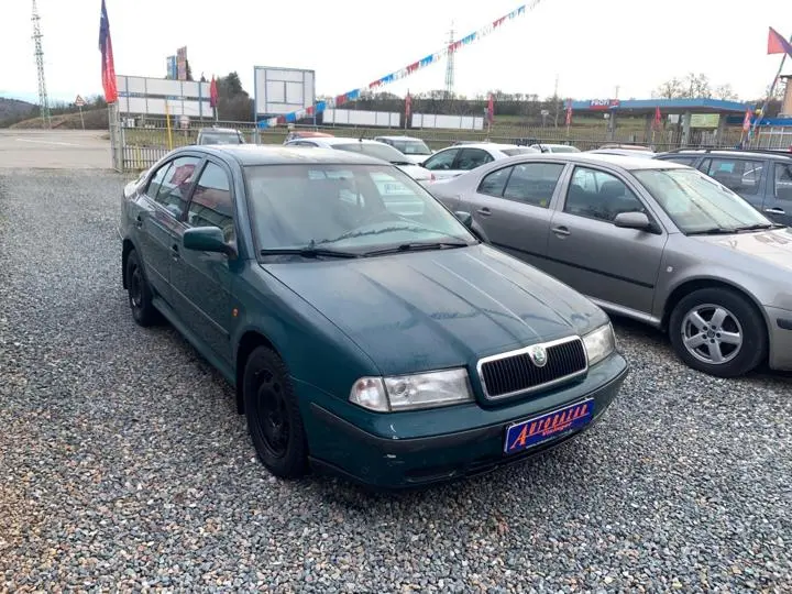 Skoda Octavia Octavia 1.6 GLX 2