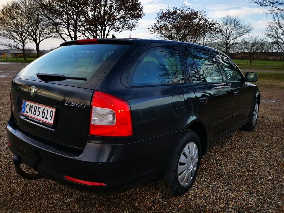 Skoda Octavia Octavia 1.6 TDI DPF Ambiente DSG 4