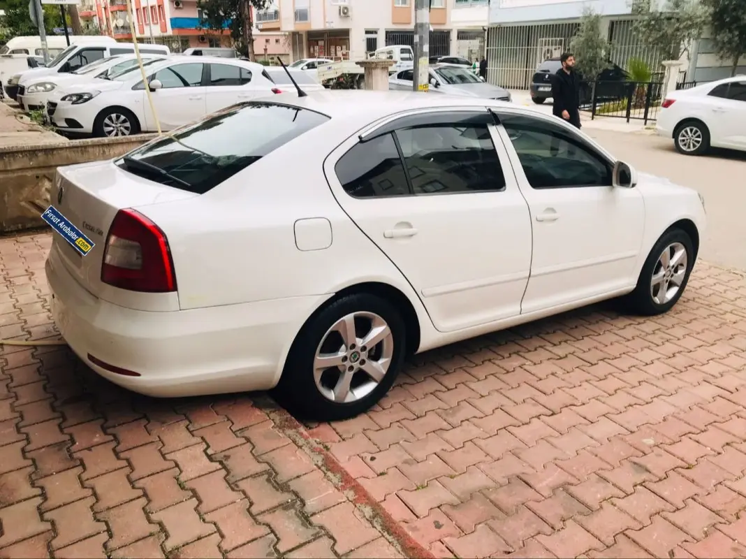 Skoda Octavia Octavia 1.6 TDI DPF Elegance 4