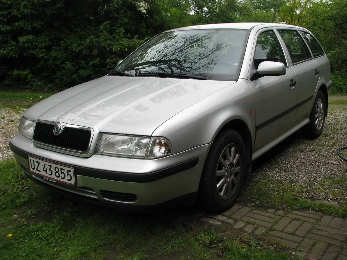 Skoda Octavia Octavia 1.8 Turbo Elegance 6