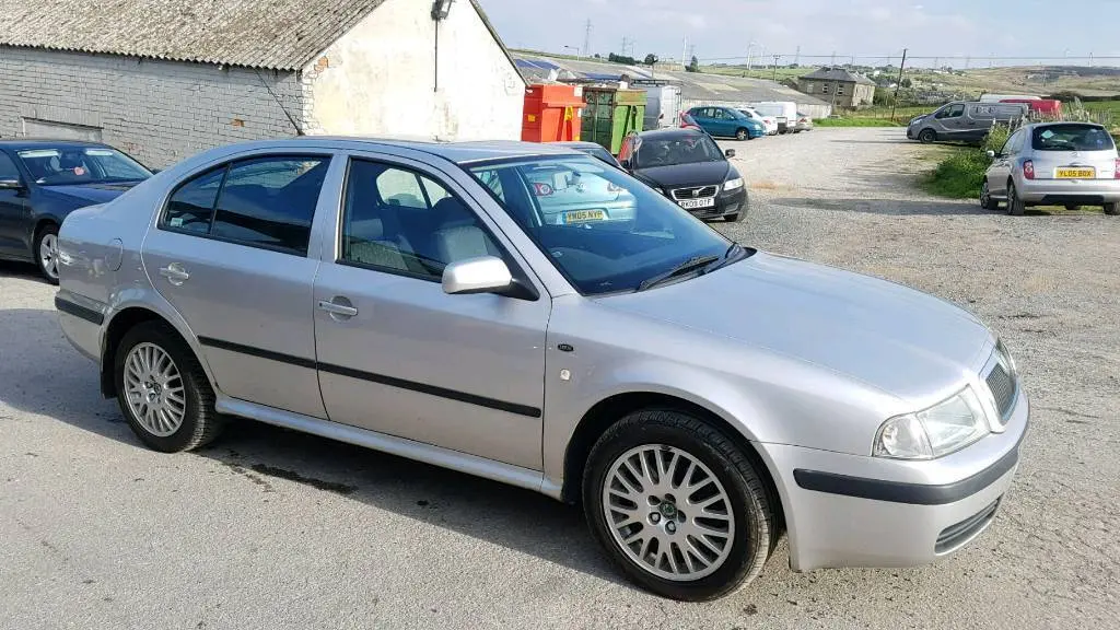 Skoda Octavia Octavia 2.0 FSI Ambiente 6
