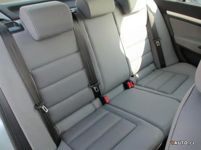 Skoda Octavia Octavia 2.0 FSI Ambiente 7