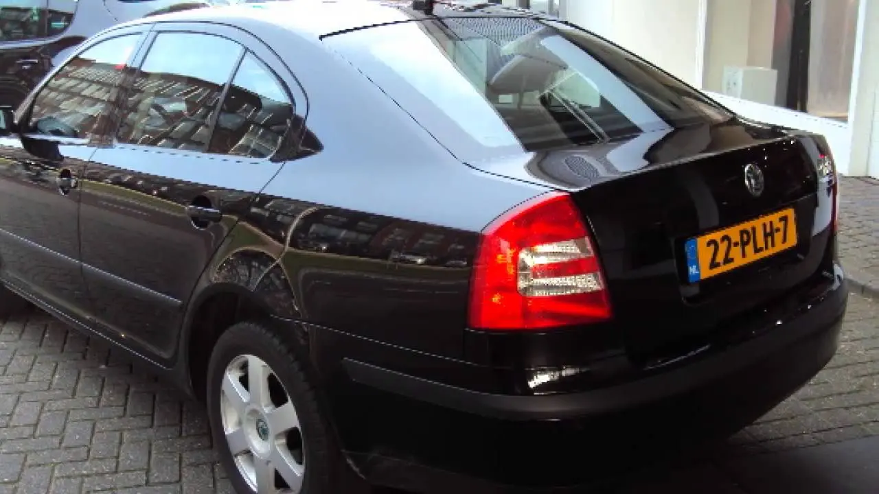 Skoda Octavia Octavia 2.0 FSI Elegance Tiptronic 4