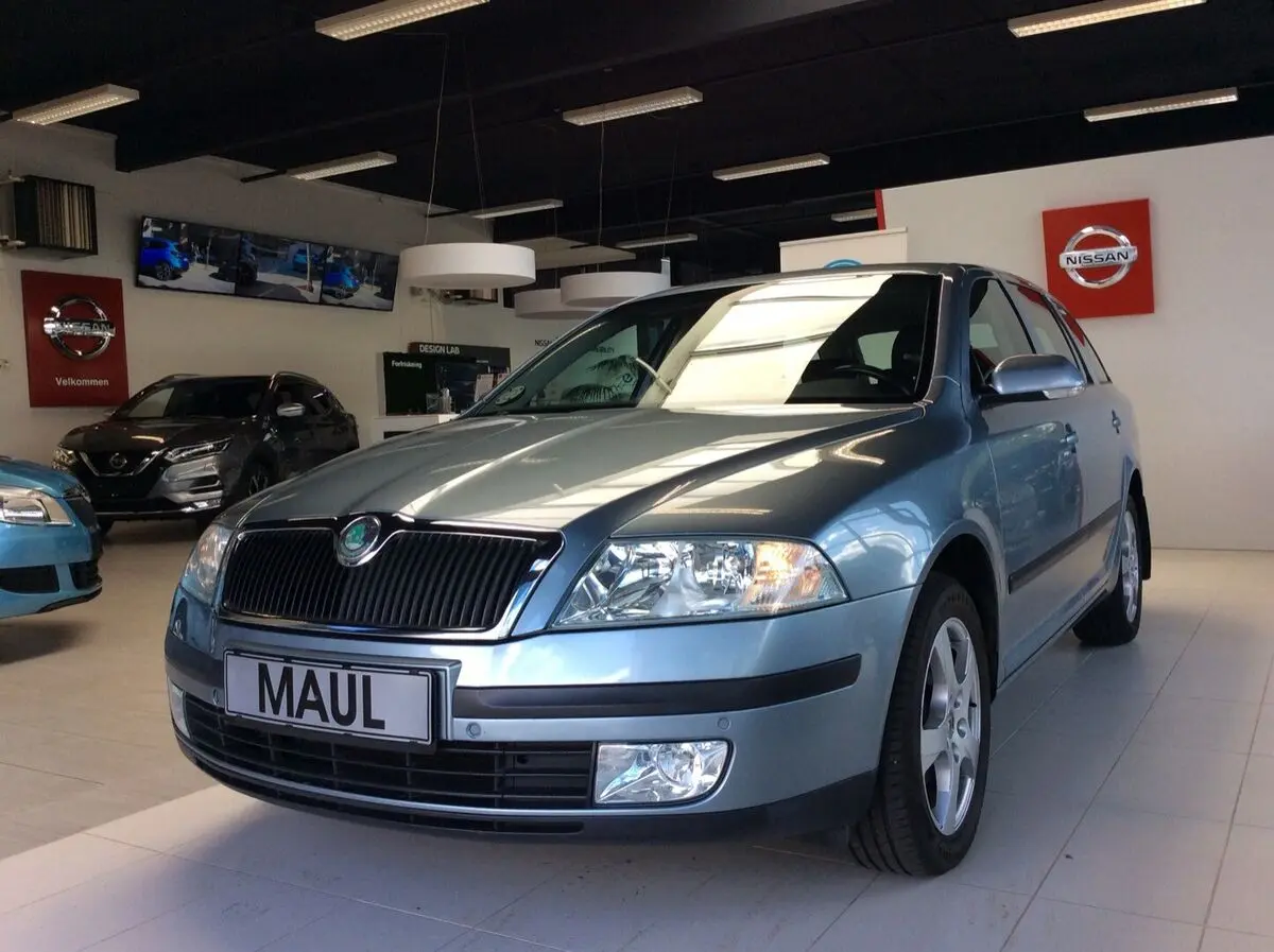 Skoda Octavia Octavia 2.0 FSI Elegance Tiptronic 4