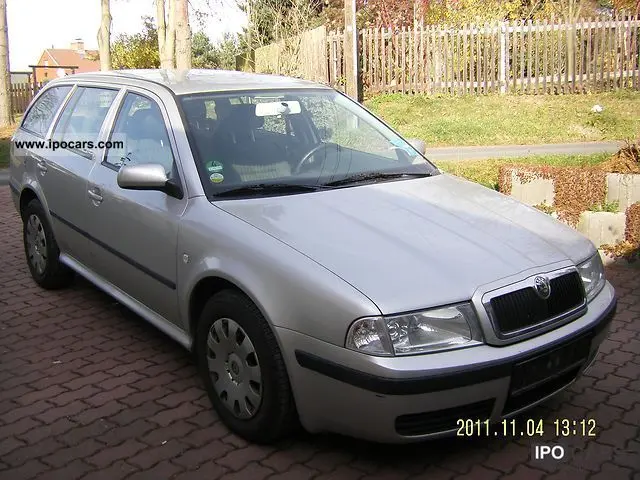 Skoda Octavia Octavia 2.0 FSI Ambiente 1