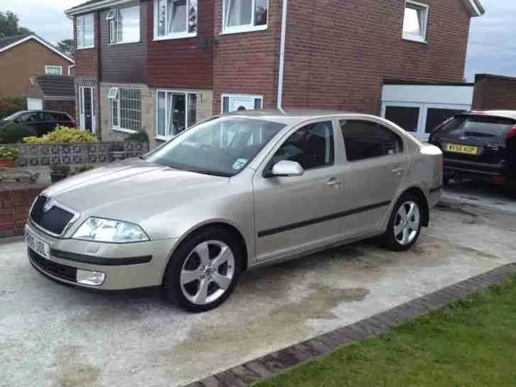 Skoda Octavia Octavia 2.0 PD TDI DPF Elegance 4