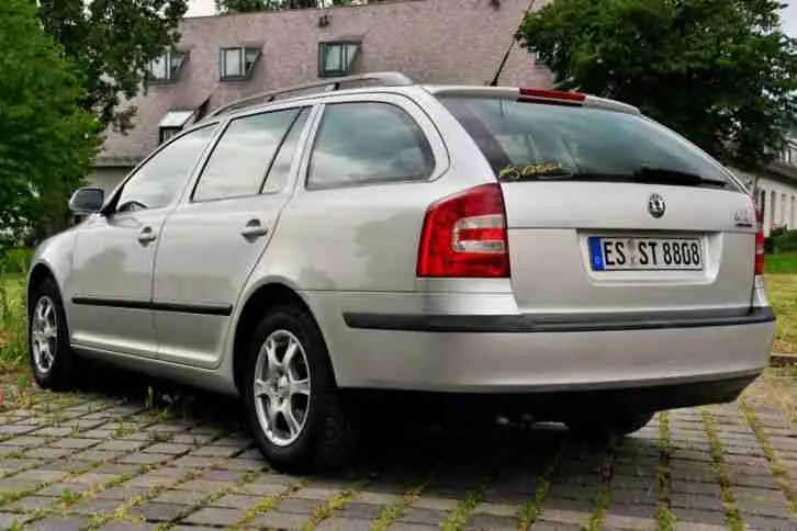 Skoda Octavia Octavia Kombi 1.6 Elegance 4