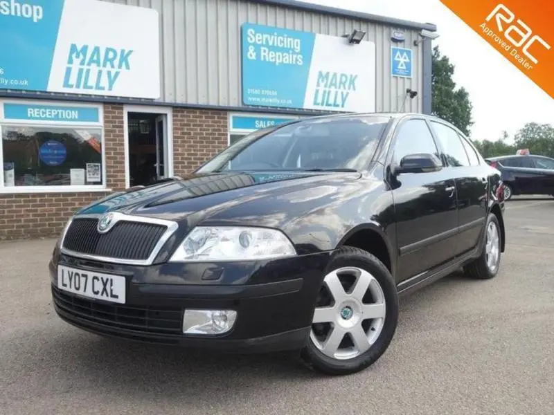Skoda Octavia Octavia Kombi 1.6 FSI Elegance Tiptronic 6