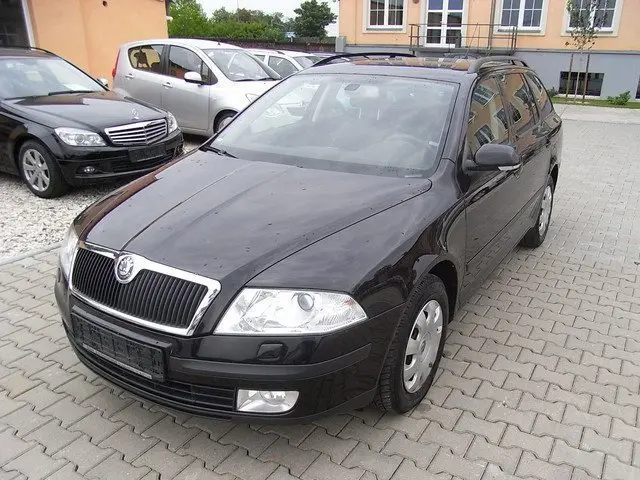 Skoda Octavia Octavia Kombi 1.9 TDI DPF Elegance DSG 5