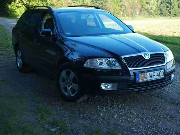 Skoda Octavia Octavia Kombi 2.0 FSI Ambiente Tiptronic 6