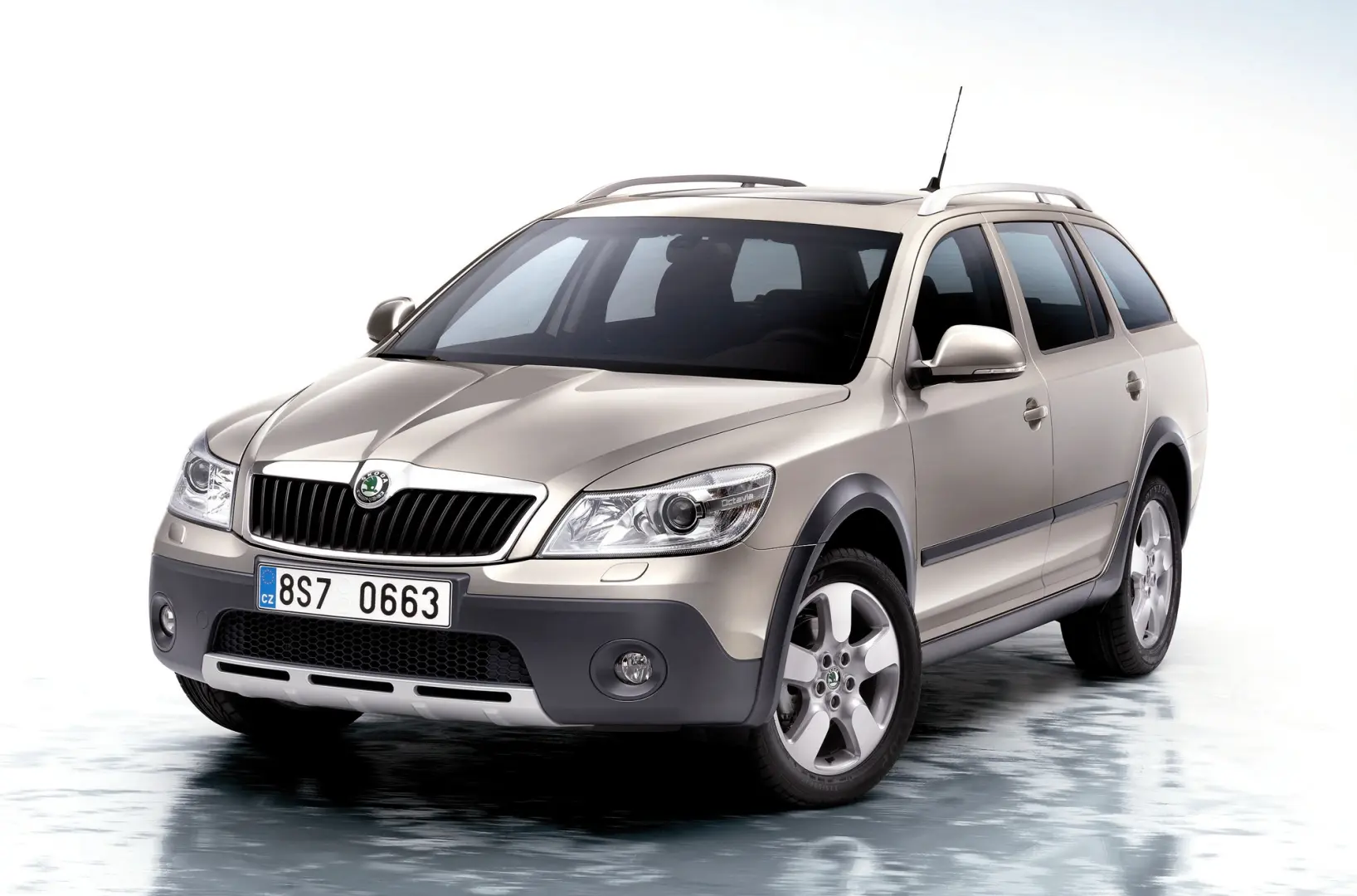Skoda Octavia Octavia Kombi 2.0 TDI DPF Scout 6