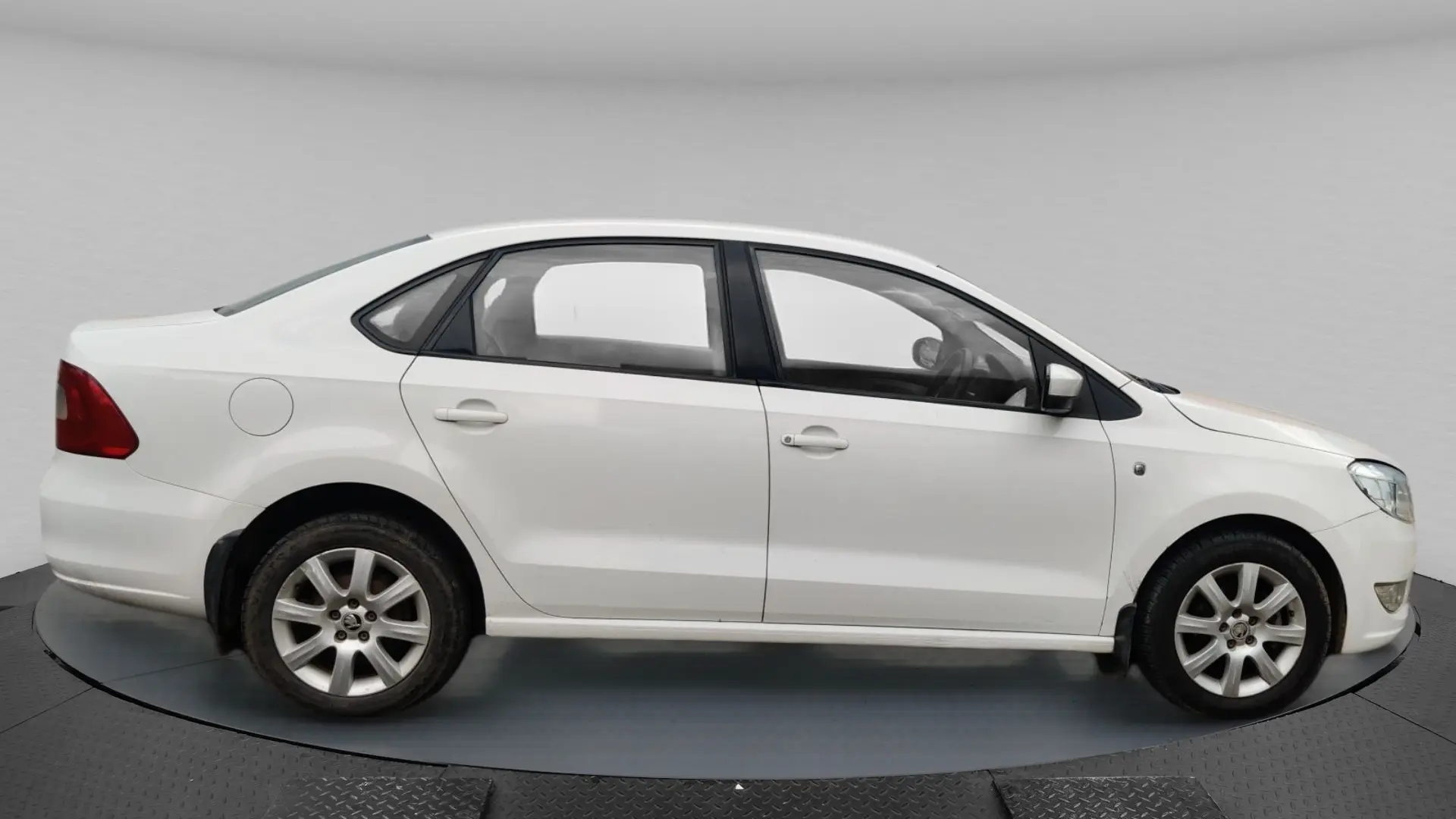 Skoda Rapid Rapid 1.6 TDI Ambition 6