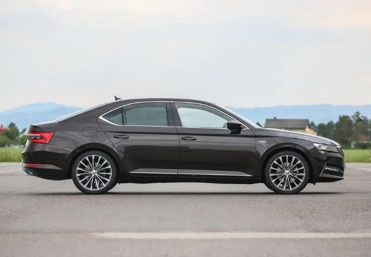 Skoda Superb Superb 1.5 TSI Premium DSG ACT 2