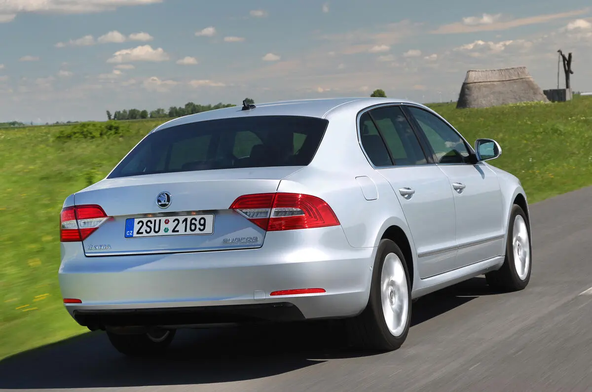 Skoda Superb Superb 1.6 TDI Comfort 6