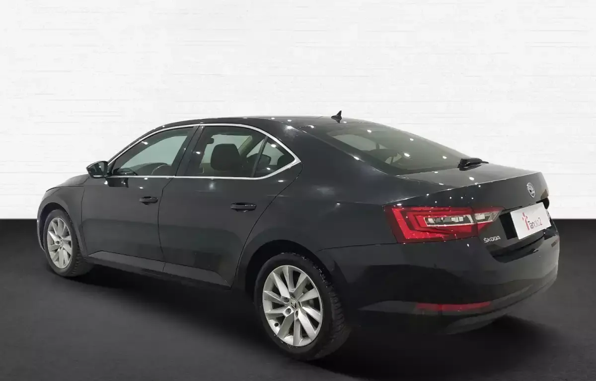 Skoda Superb Superb 1.6 TDI GreenTec Style DSG 4