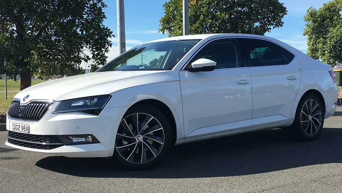 Skoda Superb Superb 1.6 TDI Greentech Active 7