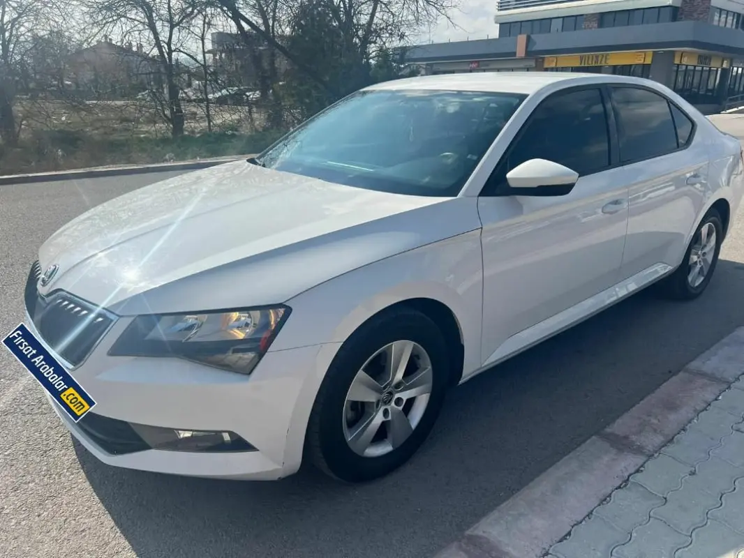 Skoda Superb Superb 1.6 TDI Greentech Active DSG 6